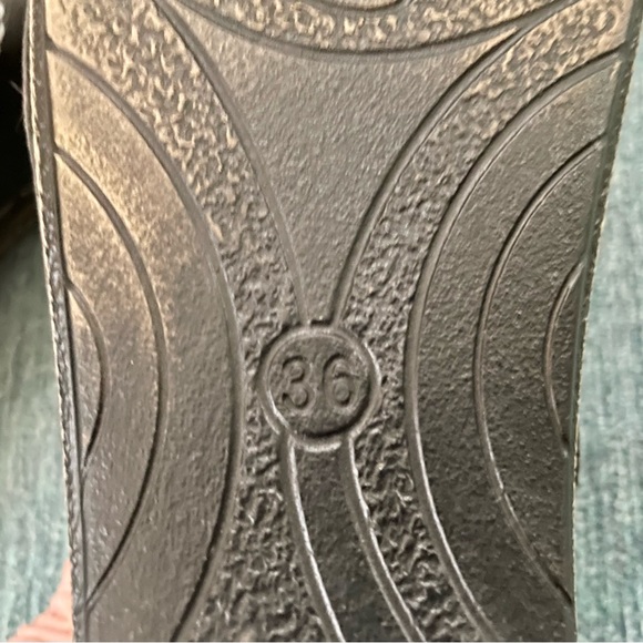 Flexus Spring Step Black Leather Slip on Mary Jane Mules size 36 Velcro Straps - Picture 3 of 12